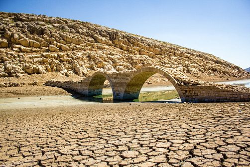 Le Lac Qaraoun et la polycrise 