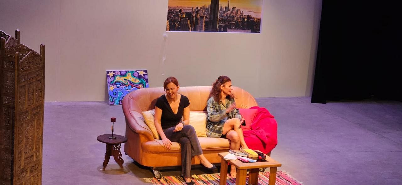 The Decorator: Deux inconnues en huis clos, entre rires et larmes