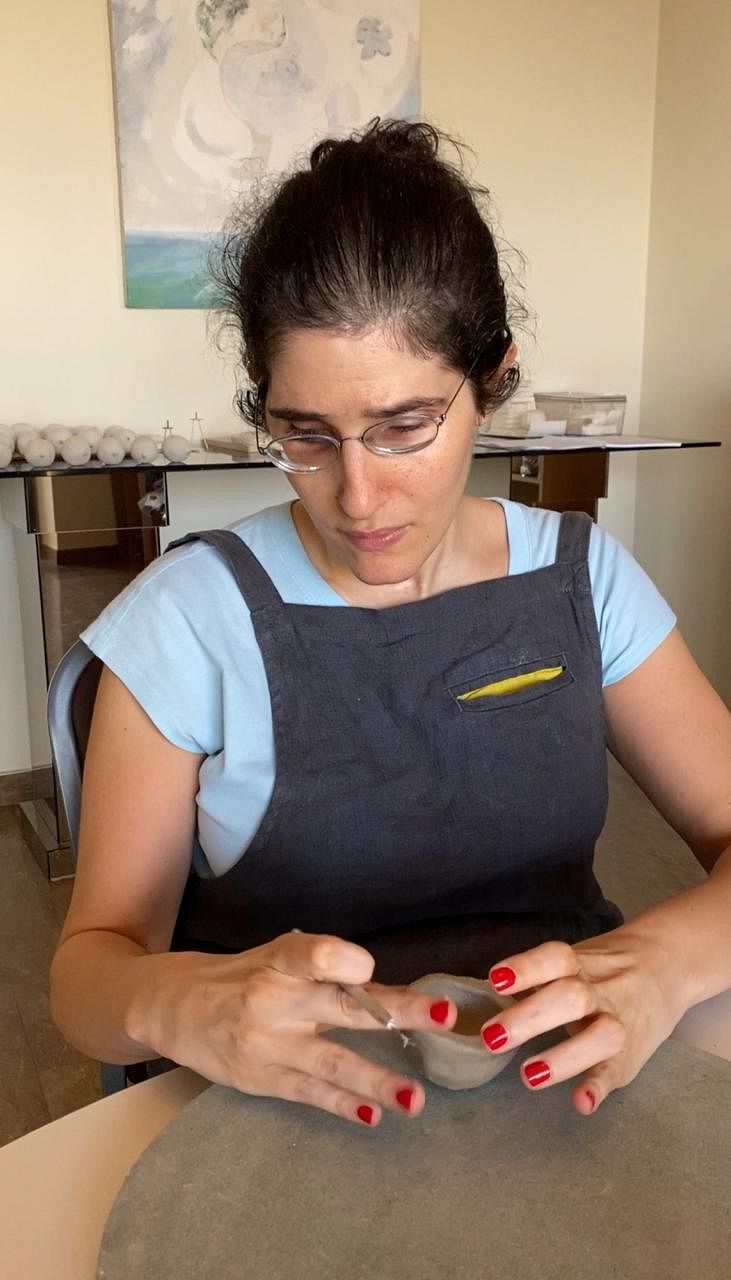 Gabrielle Nabaa et l’argile en liberté
