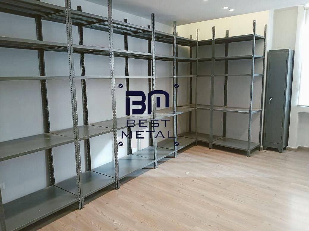 Regular shelves and storage - View 6